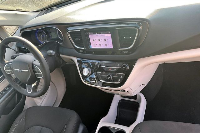 2023 Chrysler Voyager LX - 23000109 - 29