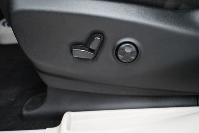 2023 Chrysler Voyager LX - 23077491 - 11