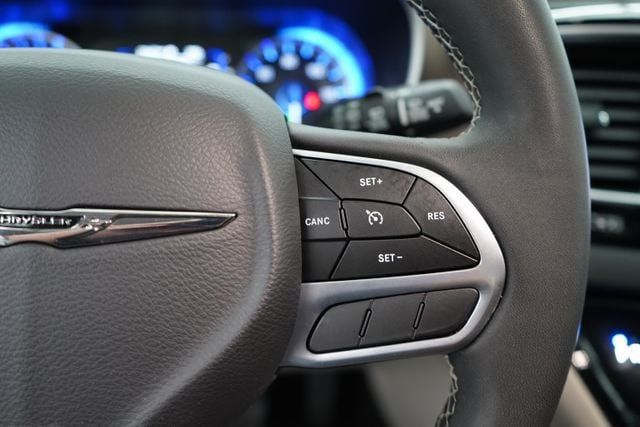 2023 Chrysler Voyager LX - 23077491 - 17