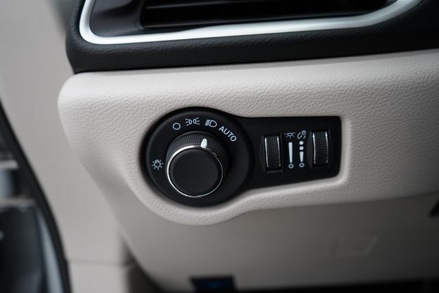 2023 Chrysler Voyager LX - 23077491 - 20