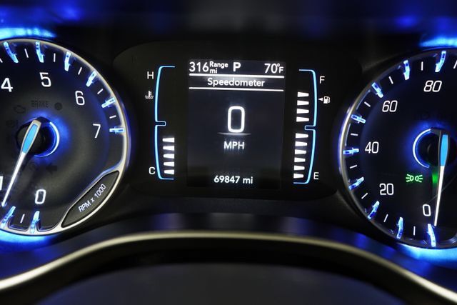 2023 Chrysler Voyager LX - 23077491 - 22
