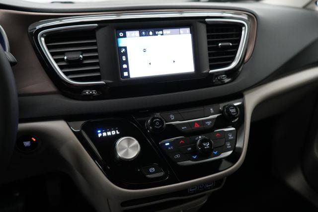 2023 Chrysler Voyager LX - 23077491 - 23