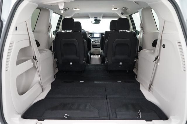 2023 Chrysler Voyager LX - 23077491 - 36