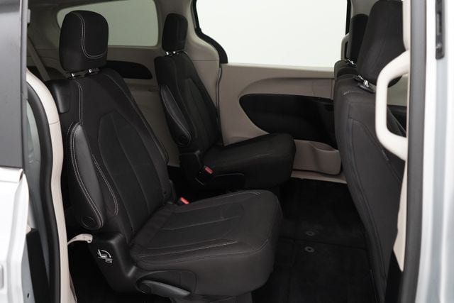 2023 Chrysler Voyager LX - 23077491 - 38