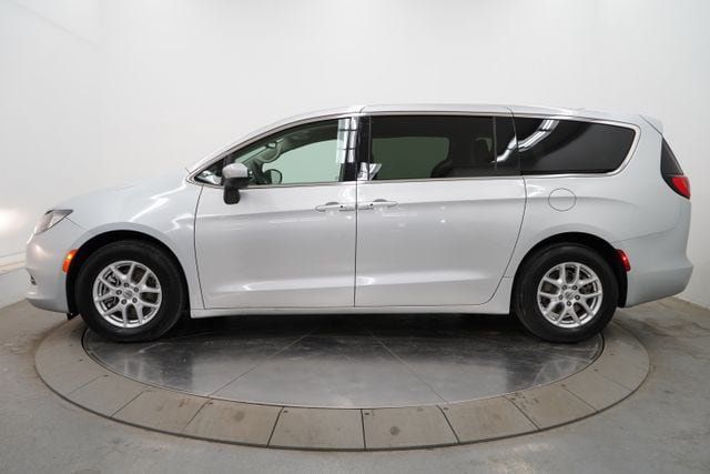 2023 Chrysler Voyager LX - 23077491 - 3