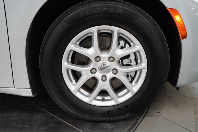 2023 Chrysler Voyager LX - 23077491 - 42