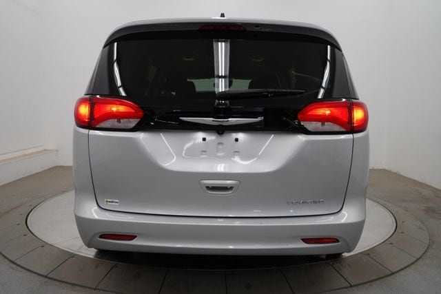 2023 Chrysler Voyager LX - 23077491 - 5