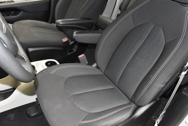 2023 Chrysler Voyager LX - 22968496 - 11