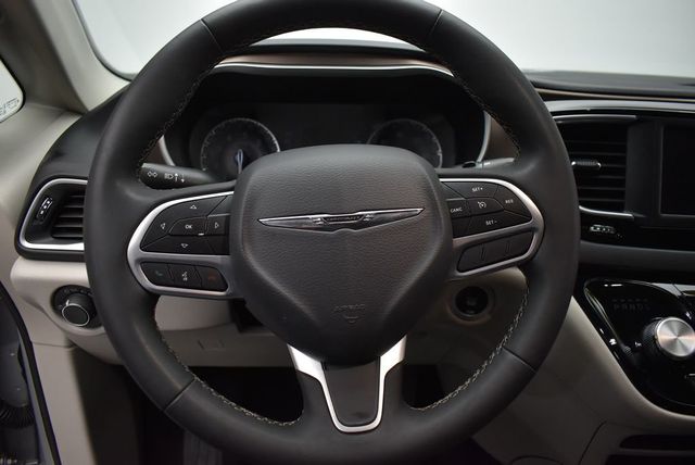 2023 Chrysler Voyager LX - 22968496 - 14