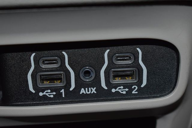 2023 Chrysler Voyager LX - 22968496 - 19