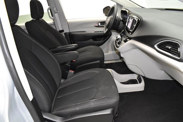 2023 Chrysler Voyager LX - 22968496 - 22