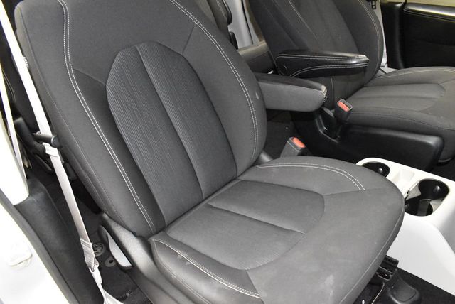 2023 Chrysler Voyager LX - 22968496 - 23