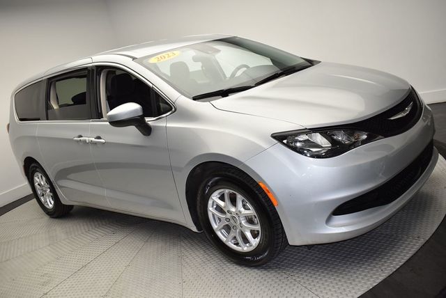 2023 Chrysler Voyager LX - 22968496 - 2