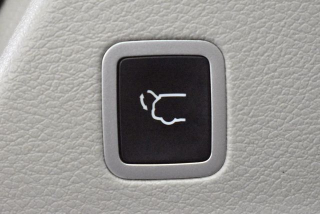 2023 Chrysler Voyager LX - 22968496 - 33