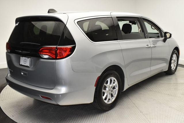 2023 Chrysler Voyager LX - 22968496 - 4