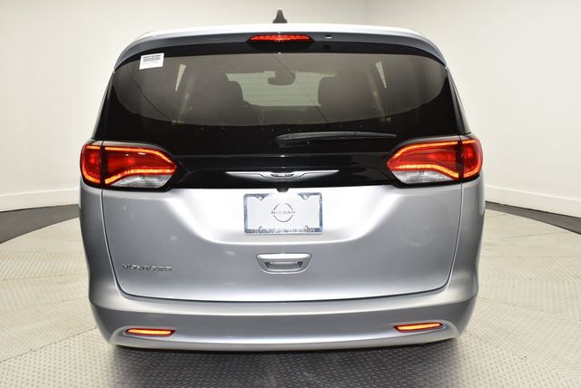 2023 Chrysler Voyager LX - 22968496 - 5
