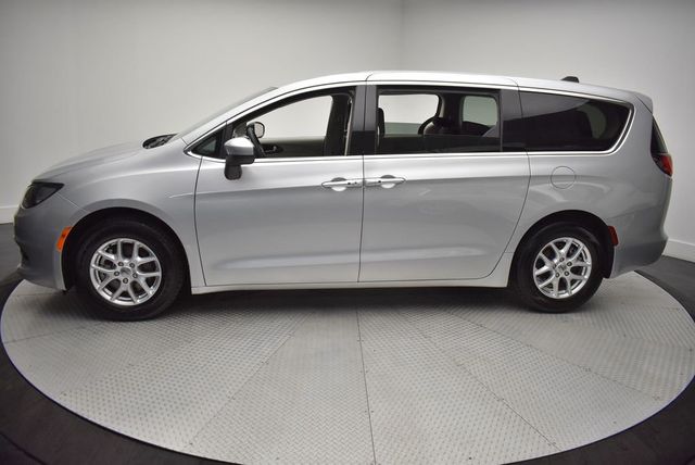 2023 Chrysler Voyager LX - 22968496 - 7