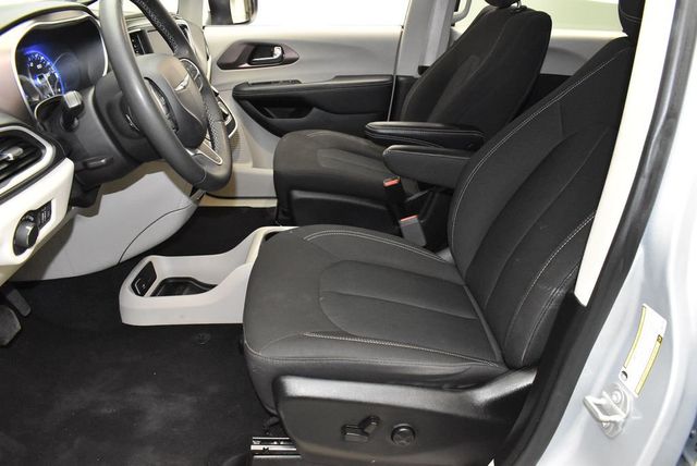 2023 Chrysler Voyager LX - 23015969 - 10