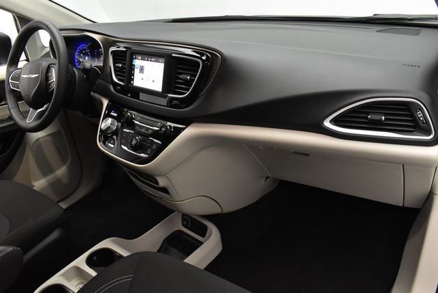 2023 Chrysler Voyager LX - 23015969 - 24