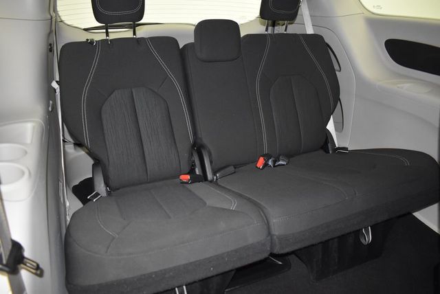 2023 Chrysler Voyager LX - 23015969 - 28