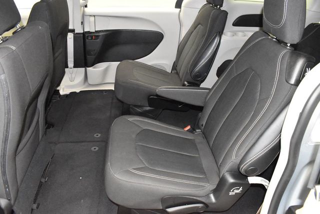2023 Chrysler Voyager LX - 23015969 - 30