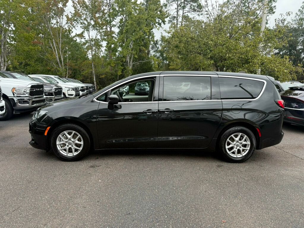 2023 Chrysler Voyager LX photo 2