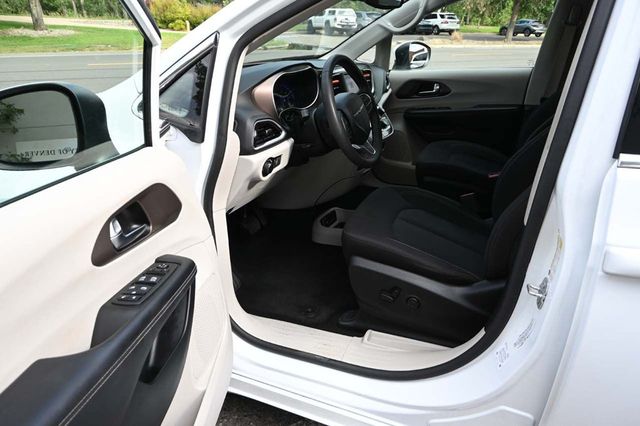 2023 Chrysler Voyager LX Mobility Handicap Van - 22917643 - 12