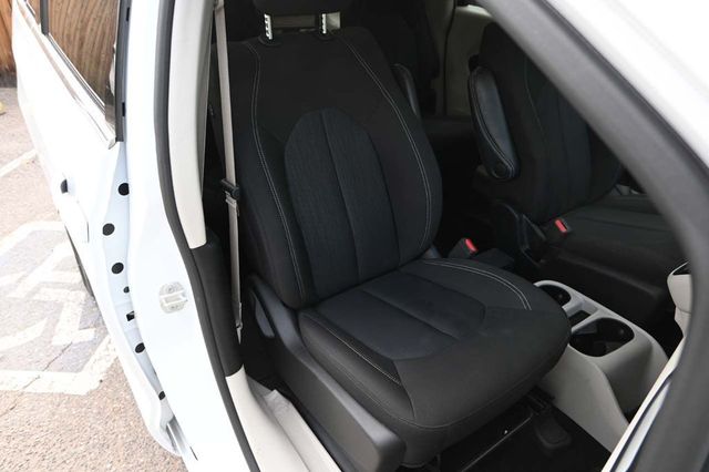 2023 Chrysler Voyager LX Mobility Handicap Van - 22917643 - 15