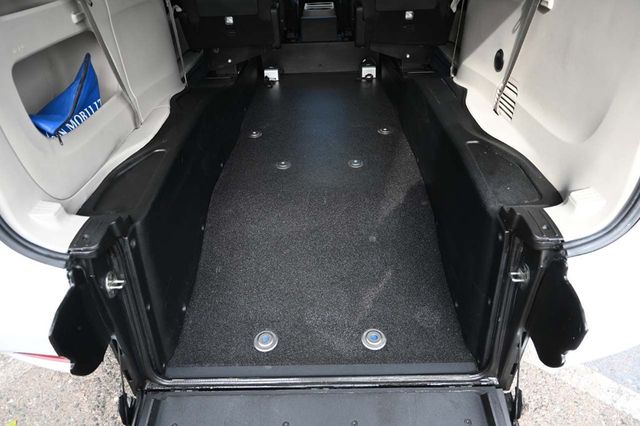 2023 Chrysler Voyager LX Mobility Handicap Van - 22917643 - 19