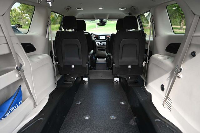 2023 Chrysler Voyager LX Mobility Handicap Van - 22917643 - 20