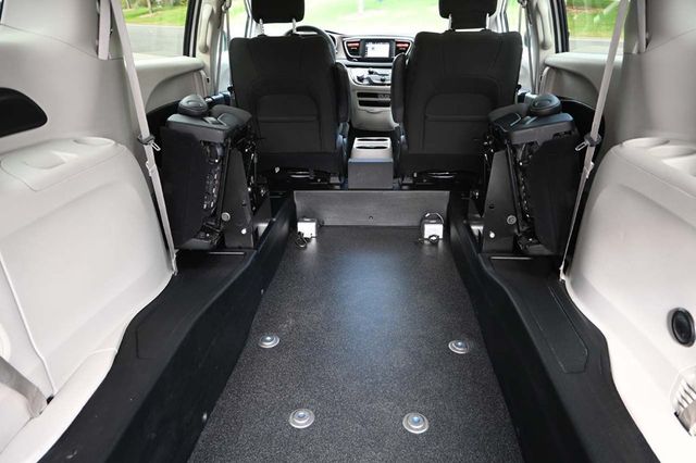 2023 Chrysler Voyager LX Mobility Handicap Van - 22917643 - 21