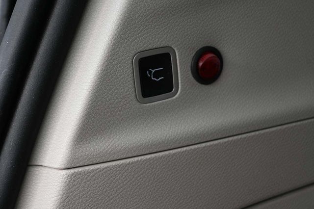 2023 Chrysler Voyager LX Mobility Handicap Van - 22917643 - 26