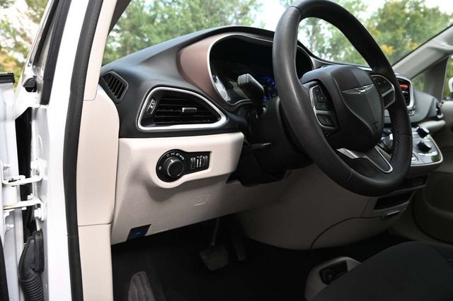 2023 Chrysler Voyager LX Mobility Handicap Van - 22917643 - 29