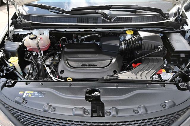 2023 Chrysler Voyager LX Mobility Handicap Van - 22917643 - 33