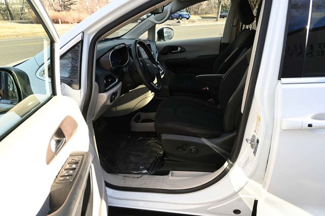 2023 Chrysler Voyager LX Mobility Handicap Van - 22999961 - 12