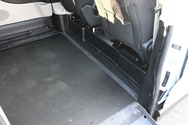 2023 Chrysler Voyager LX Mobility Handicap Van - 22999961 - 18