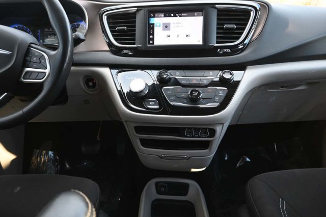 2023 Chrysler Voyager LX Mobility Handicap Van - 22999961 - 21