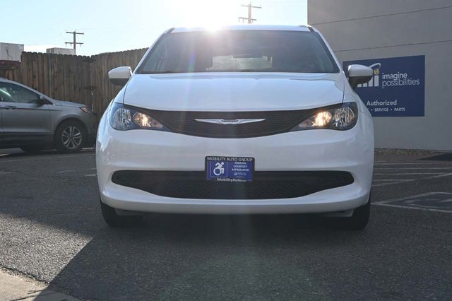 2023 Chrysler Voyager LX Mobility Handicap Van - 22999961 - 3