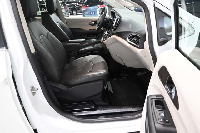2023 Chrysler Voyager LX Mobility Handicap Van - 23059521 - 14