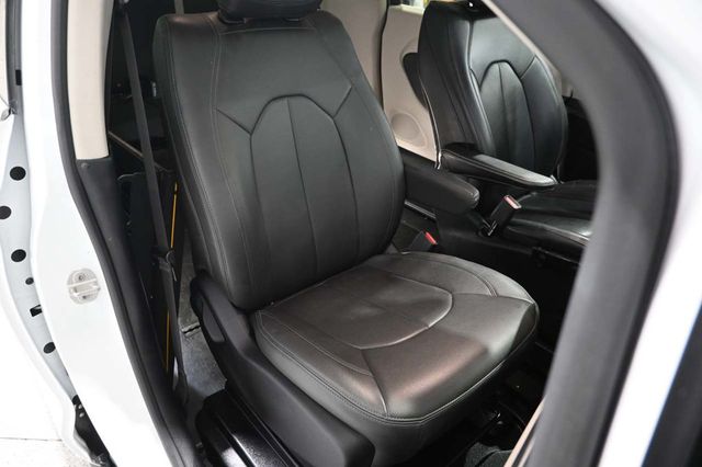 2023 Chrysler Voyager LX Mobility Handicap Van - 23059521 - 15