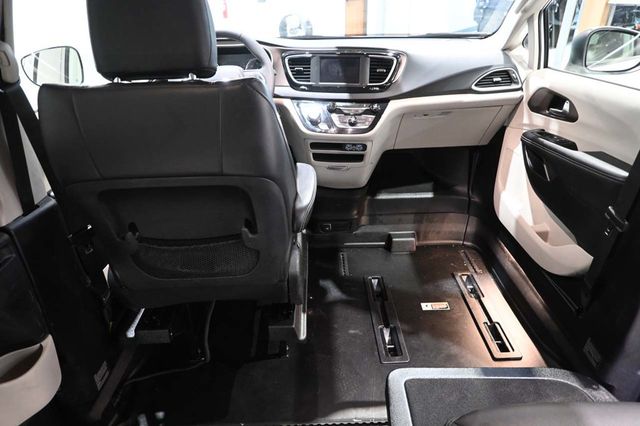 2023 Chrysler Voyager LX Mobility Handicap Van - 23059521 - 20