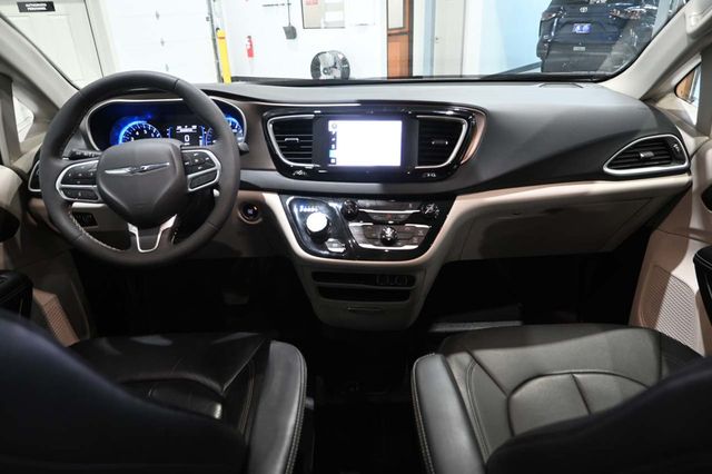2023 Chrysler Voyager LX Mobility Handicap Van - 23059521 - 21