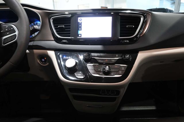 2023 Chrysler Voyager LX Mobility Handicap Van - 23059521 - 22