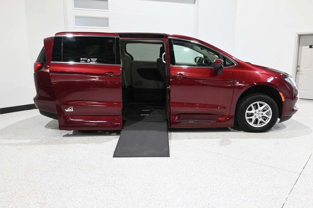 2023 Chrysler Voyager LX Mobility Handicap Van - 23063685 - 16