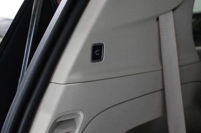 2023 Chrysler Voyager LX Mobility Handicap Van - 23063685 - 25
