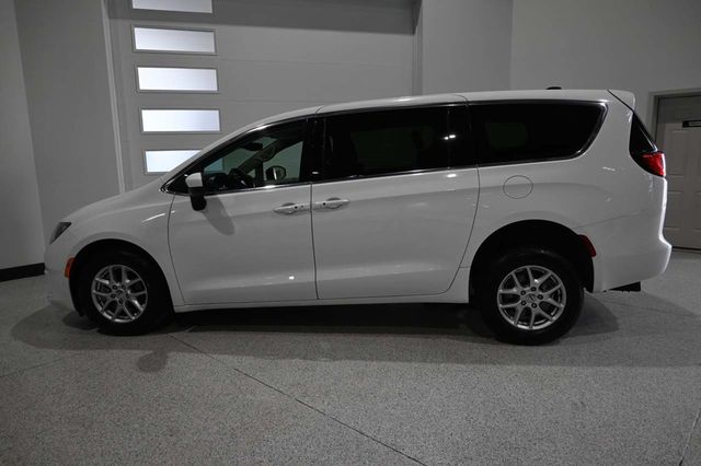2023 Chrysler Voyager LX Mobility Handicap Van - 23100680 - 8