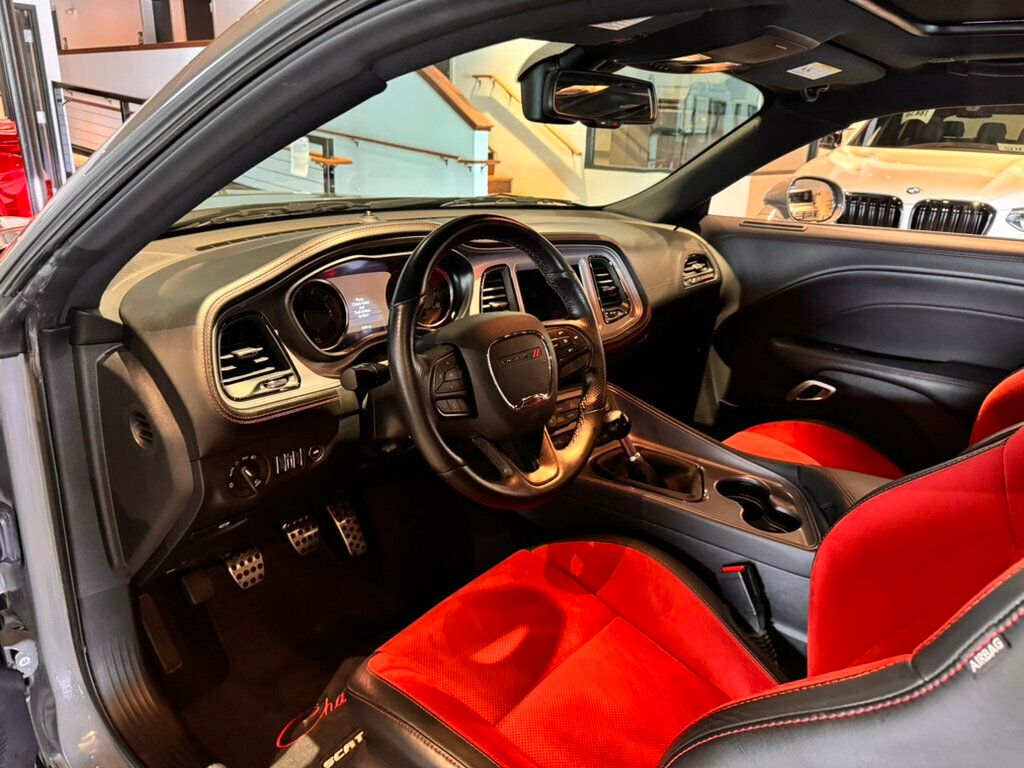 2023 Dodge Challenger 6SpeedManual/PlusPkg/MoonRoof/Htd&CldSeats/HtdSteerWheel/NAV - 22967097 - 9