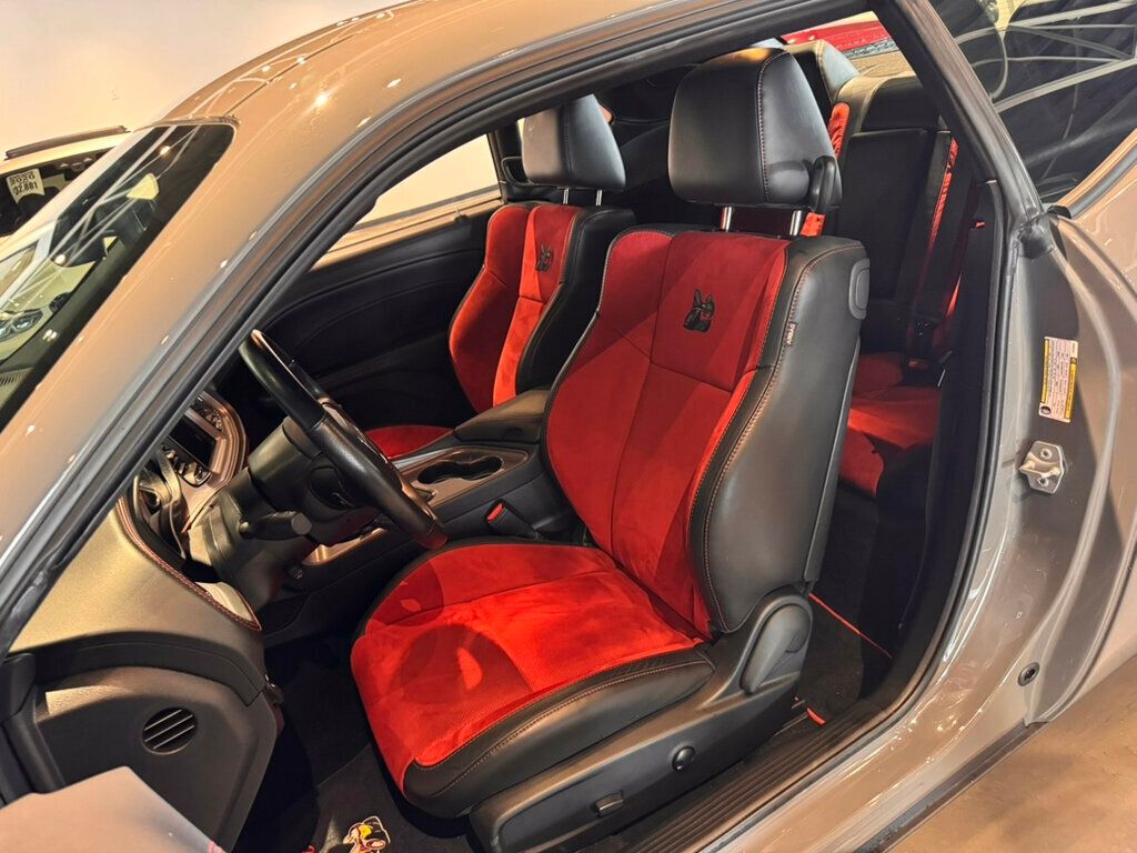 2023 Dodge Challenger 6SpeedManual/PlusPkg/MoonRoof/Htd&CldSeats/HtdSteerWheel/NAV - 22967097 - 10