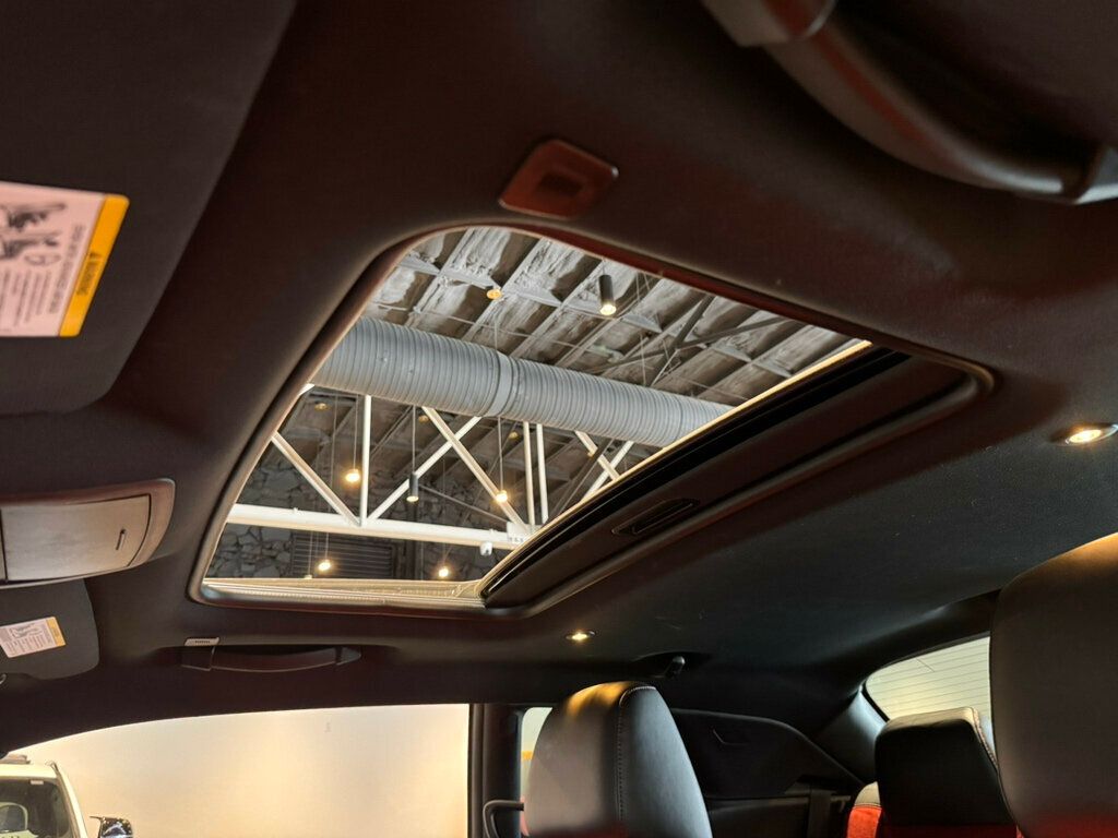 2023 Dodge Challenger 6SpeedManual/PlusPkg/MoonRoof/Htd&CldSeats/HtdSteerWheel/NAV - 22967097 - 16