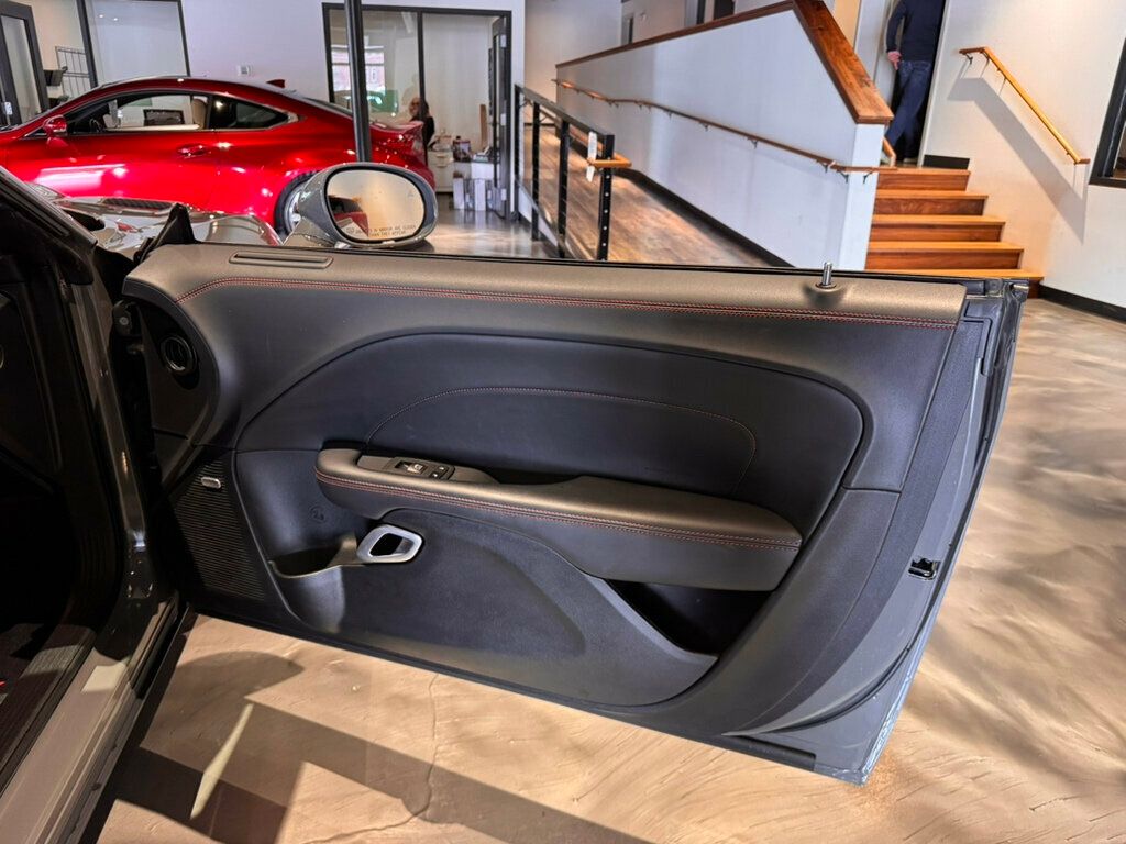 2023 Dodge Challenger 6SpeedManual/PlusPkg/MoonRoof/Htd&CldSeats/HtdSteerWheel/NAV - 22967097 - 18